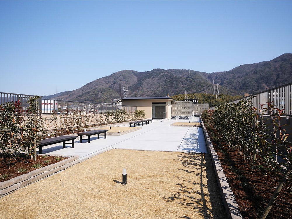 チャーム京都山科 屋上庭園