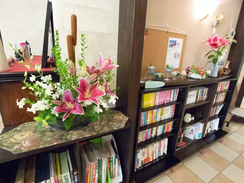 エバーライフ西大寺 本棚