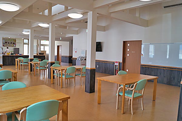 地域密着型特定有料老人ホーム仙寿の里こもれび 食堂