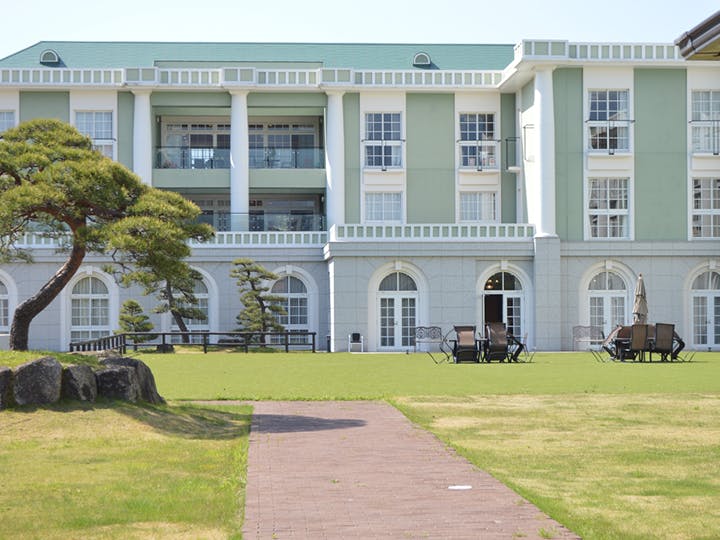 舞浜倶楽部・新浦安フォーラム 中庭