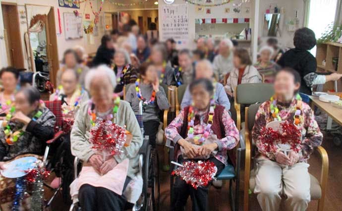 ヒューマンライフケア宇奈根グループホーム カラオケ大会