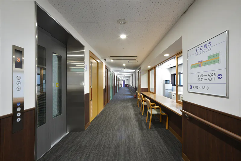 ケアハウス ベルエア 3階廊下