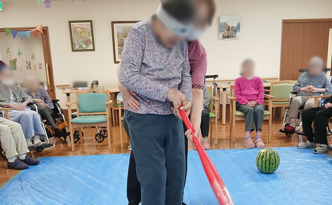 プレザンメゾン下新庄 スイカ割り