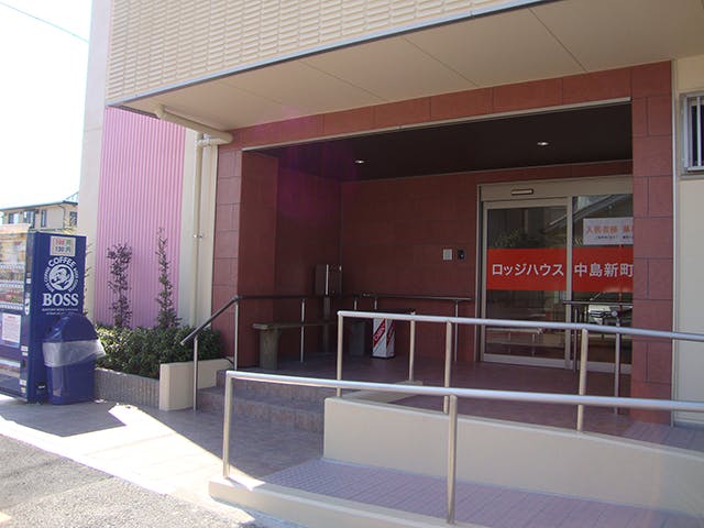 ロッジハウス中島新町 エントランス