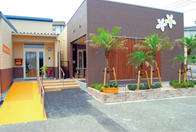 住宅型有料老人ホーム ぱらだいす エントランス