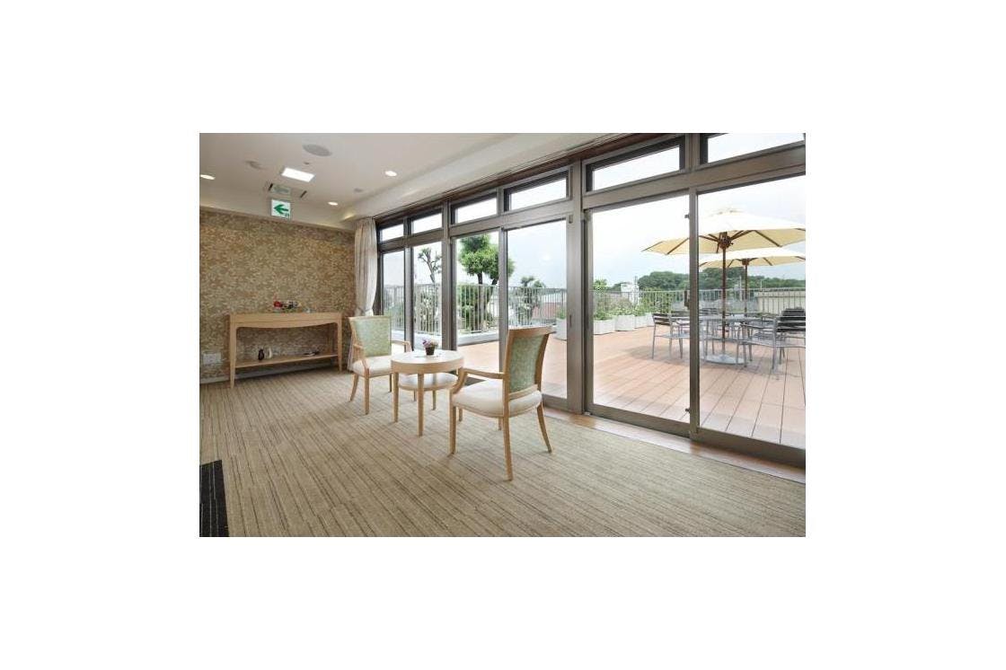 グランダ深大寺 3F ウッドデッキ