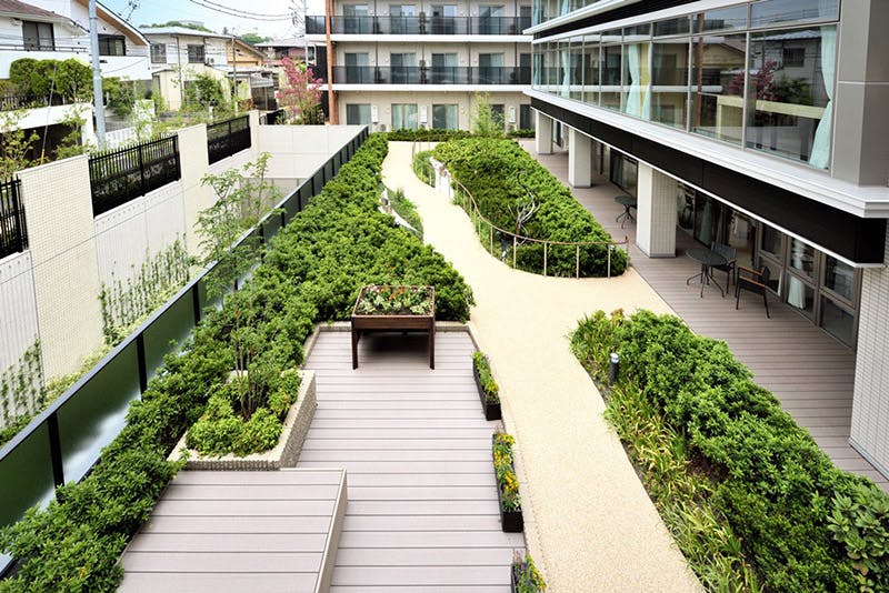 チャームプレミア深沢 庭園