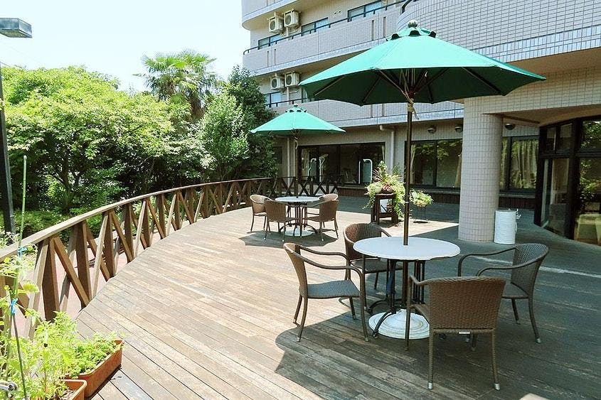 メディカルホームくらら青葉台 1F ウッドデッキ