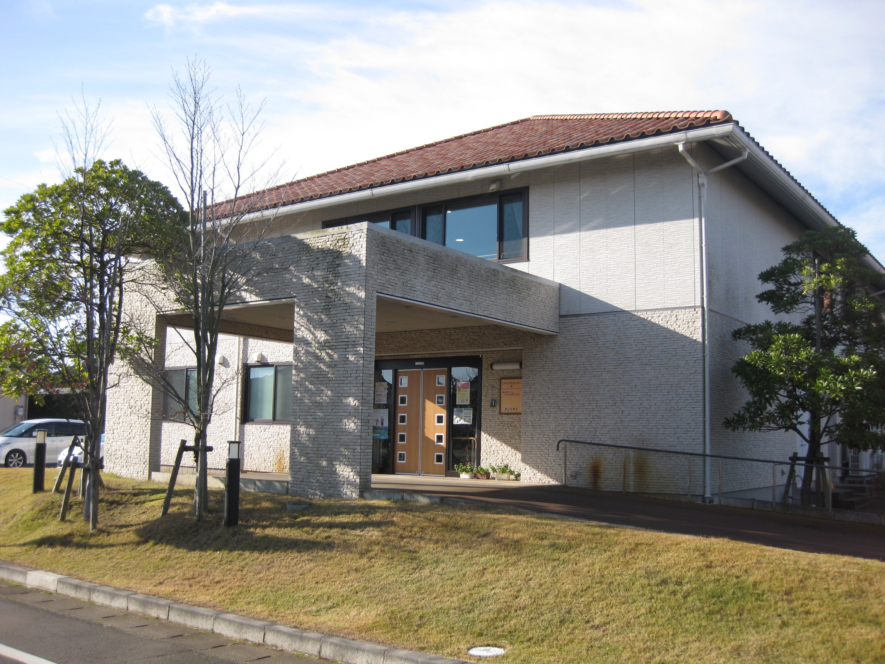 ニチイケアセンター燕 外観