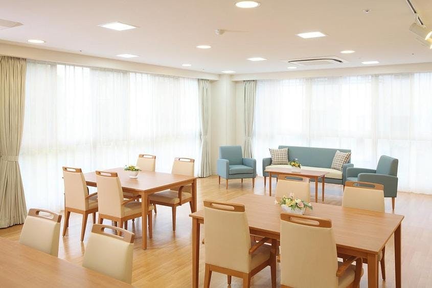 メディカルホームまどか町田 3F リビングルーム兼食堂兼機能訓練室