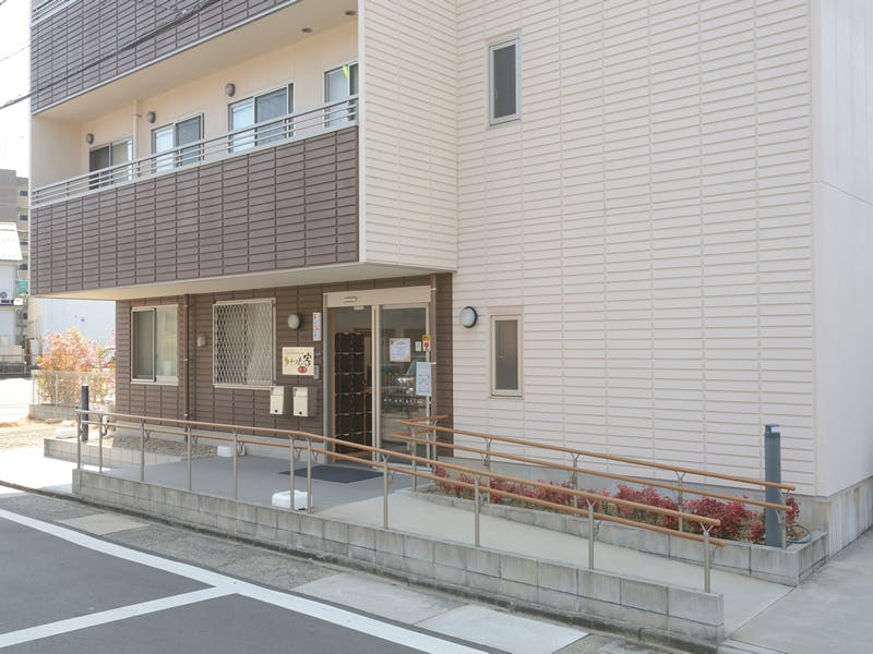 グループホームたのしい家鶴里 玄関