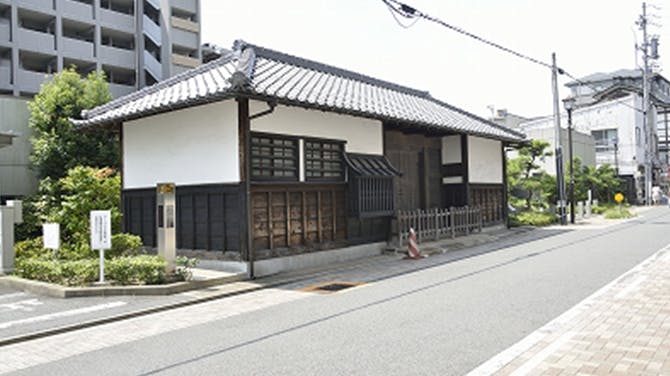 モーニングパーク主税町 主税町長屋門