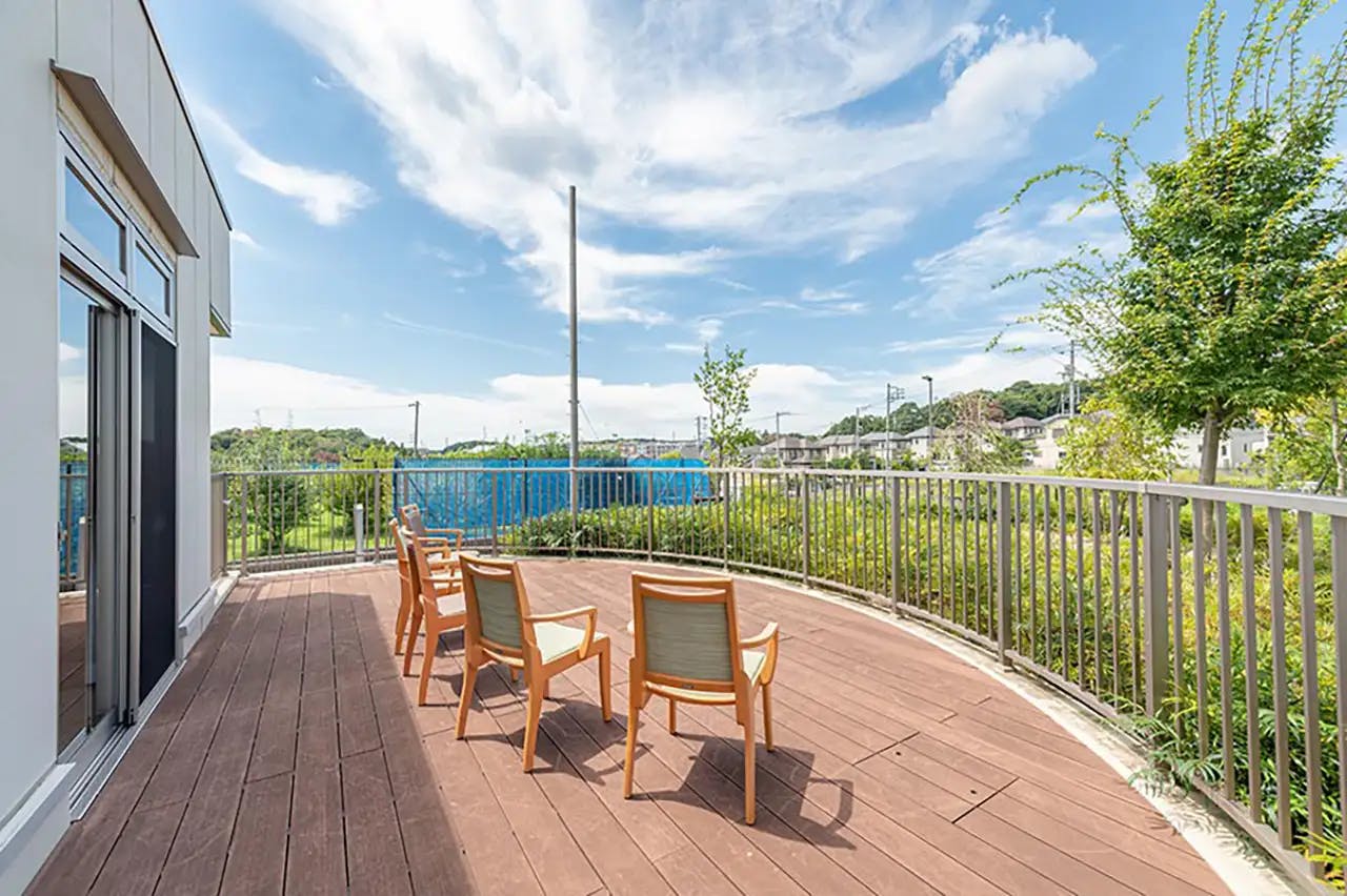 イリーゼ多摩はるひ野 ウッドデッキ