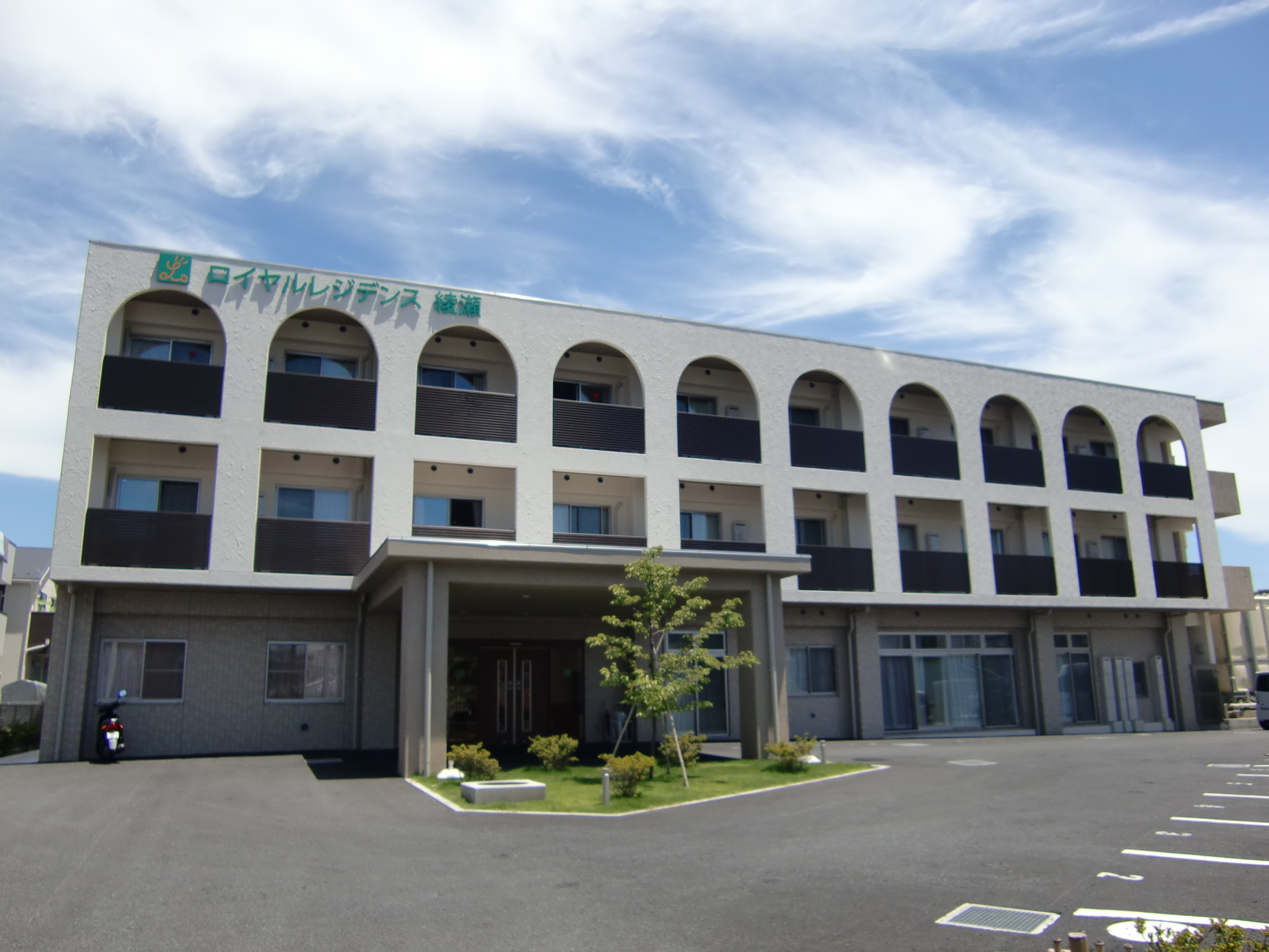 ロイヤルレジデンス綾瀬 外観