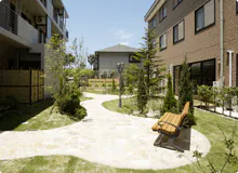 ケアタウンしらゆり 中庭