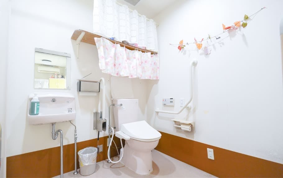 グループホーム悠悠苑 共用トイレ
