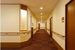 介護付き有料老人ホームはるか 廊下
