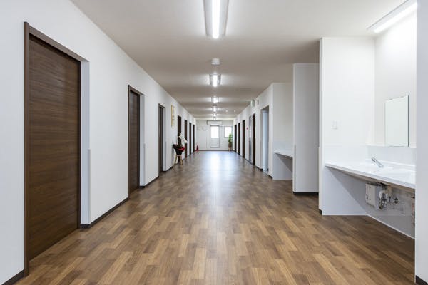 ナーシングホームアイプラス二子 廊下