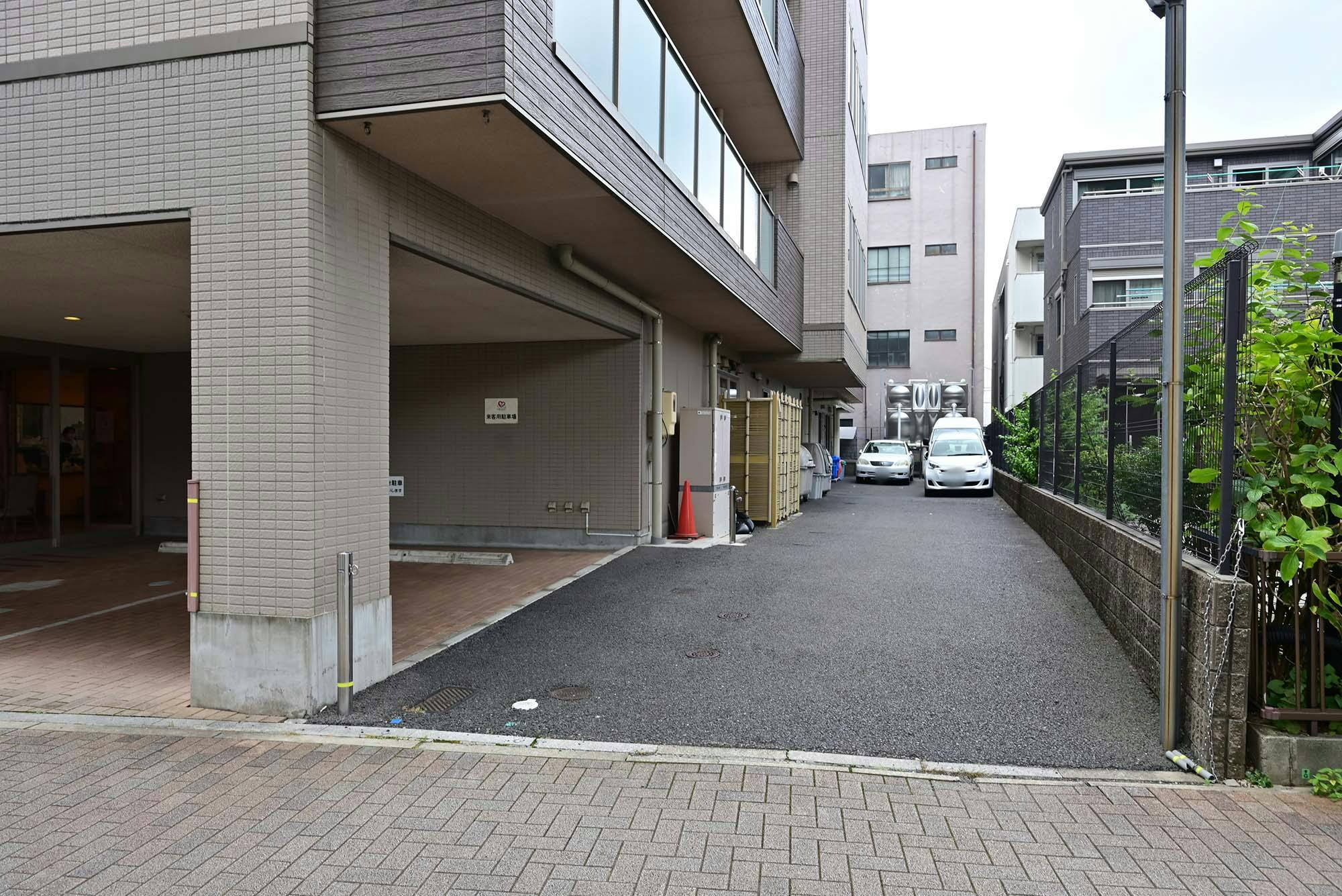 グラード浄心 駐車場