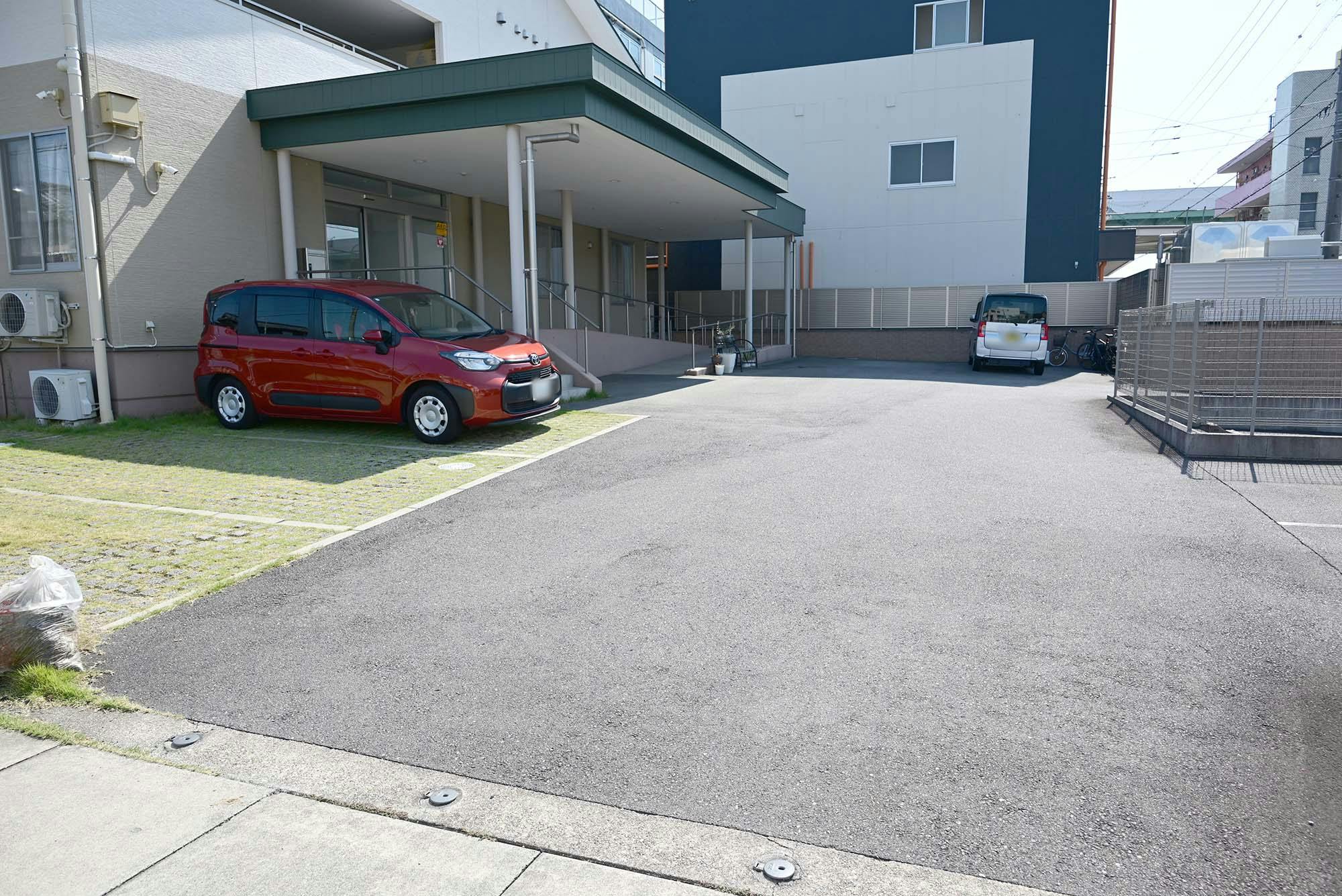 レガロくすのき 駐車場