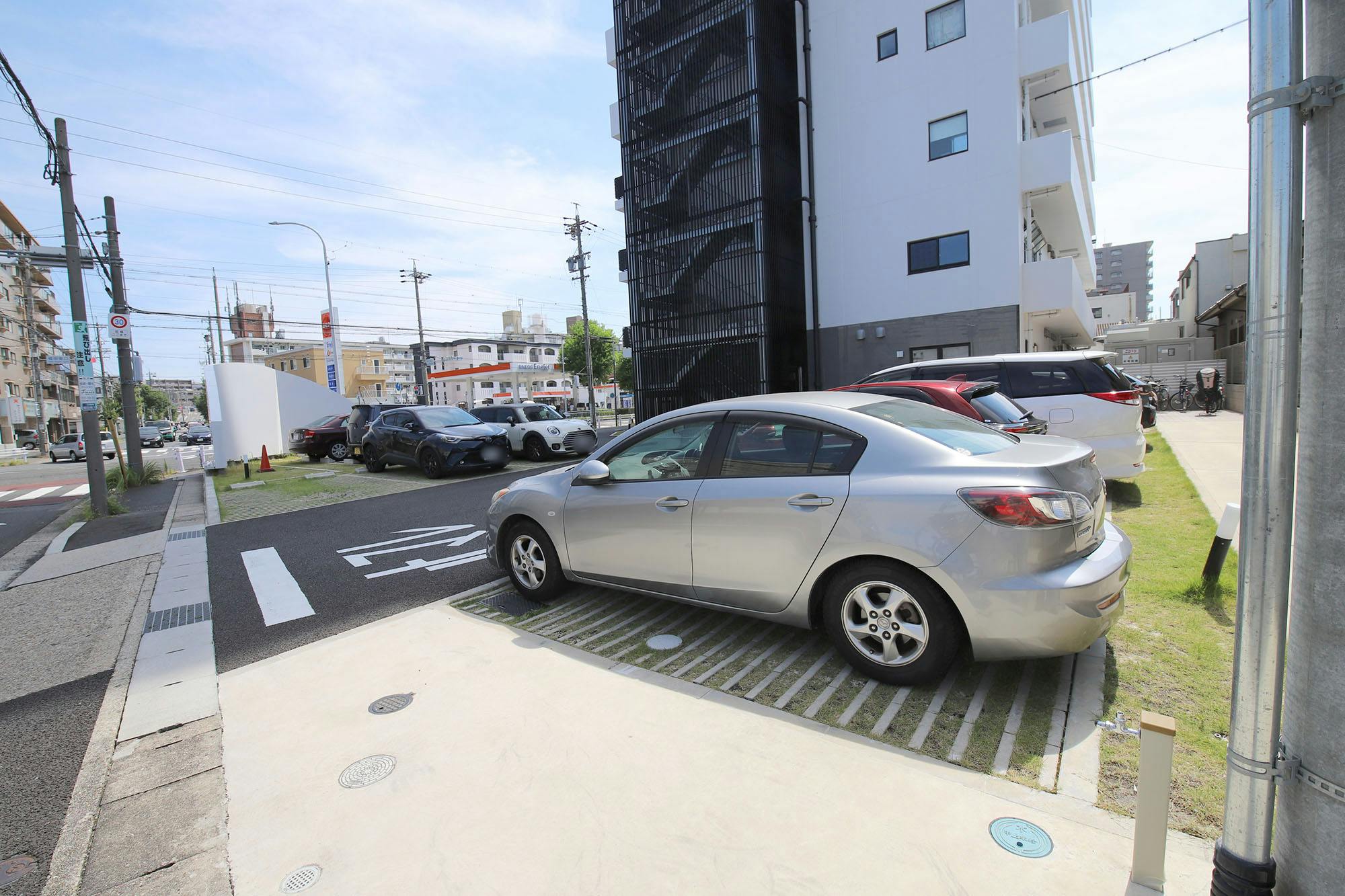 グランドファミリア植田 駐車場