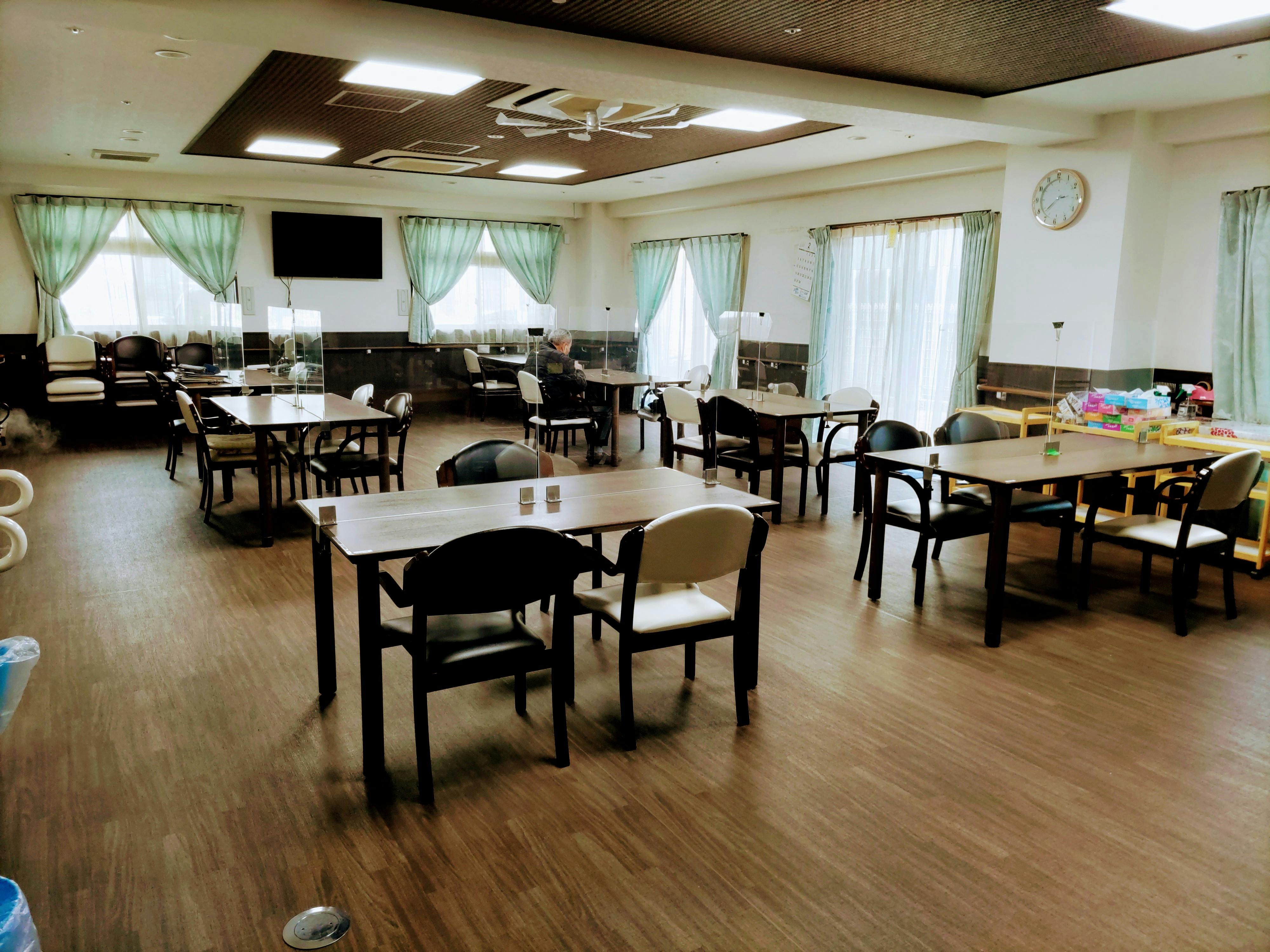 レザミ豊里 食堂