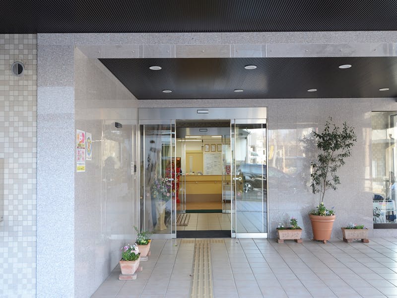 介護付き有料老人ホーム プレザンメゾン 八王子高倉 玄関