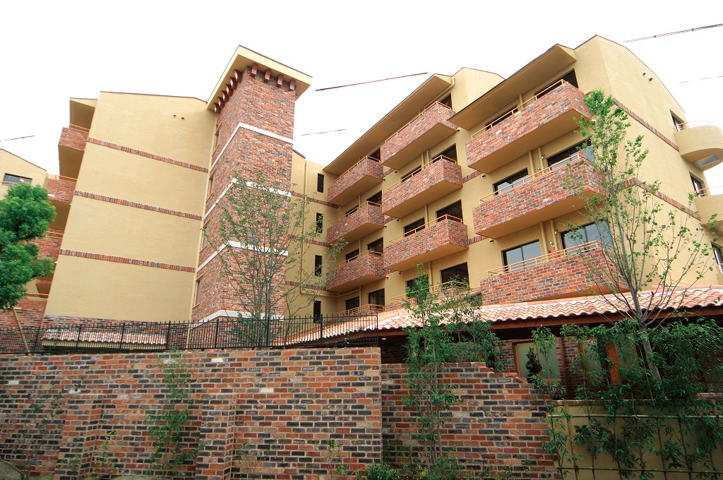 ロングライフ高槻 外観