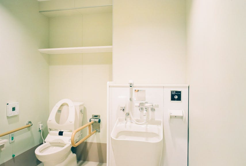 介護付有料老人ホーム ルーブル中崎 車いすトイレ