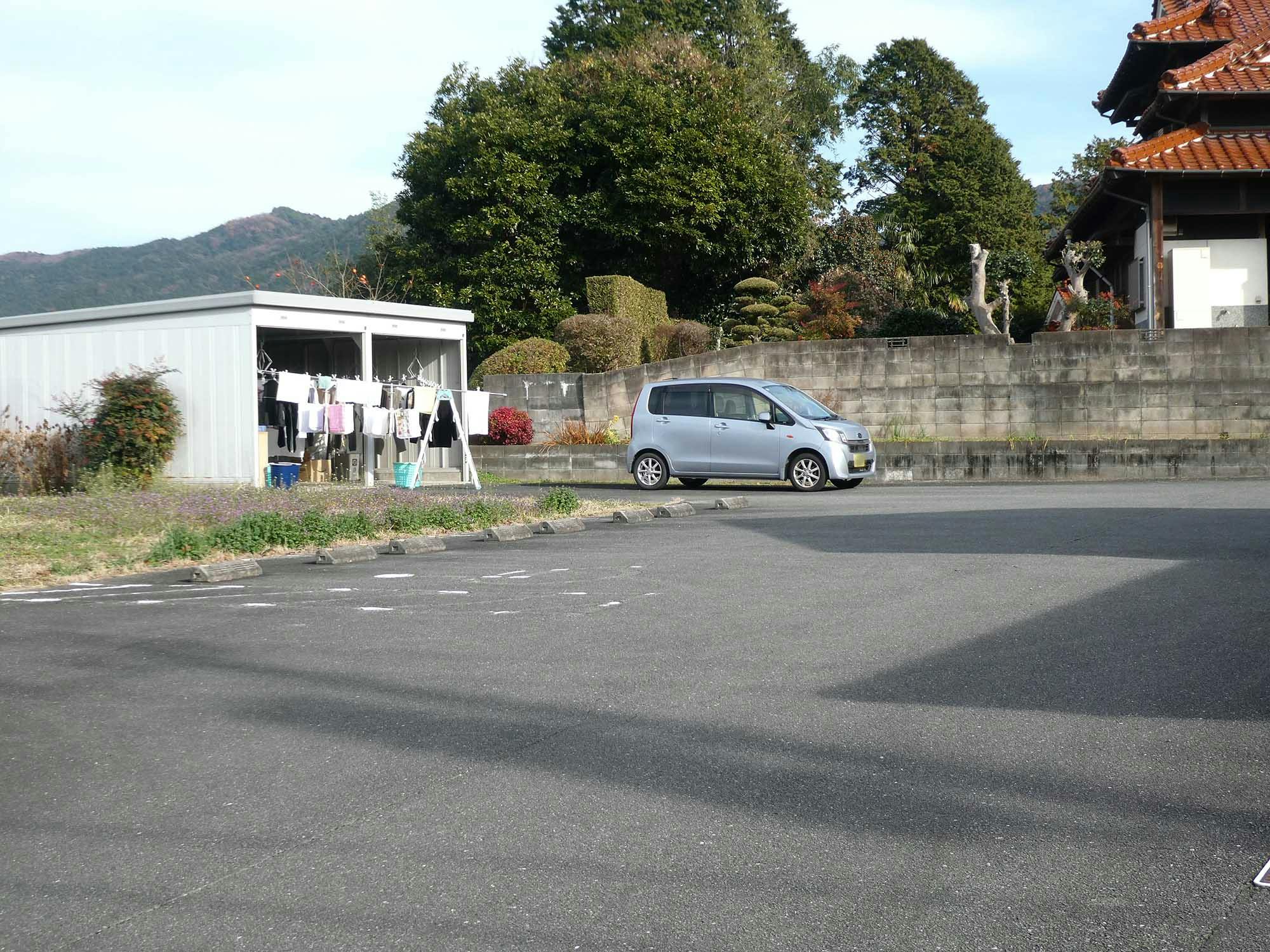 はるの里有料老人ホーム 駐車場