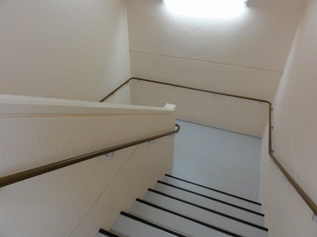 ピュアテラス東川口壱番館 階段