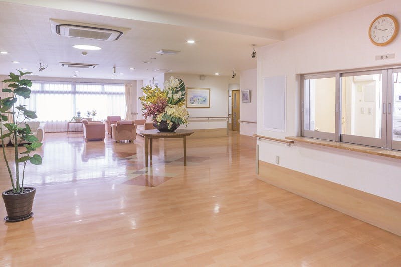 ニチイホーム 仲町台II番館 エントランスホール