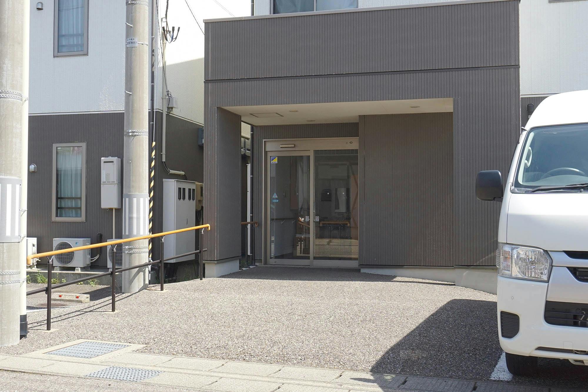 ワールドステイ小針I・II 入口