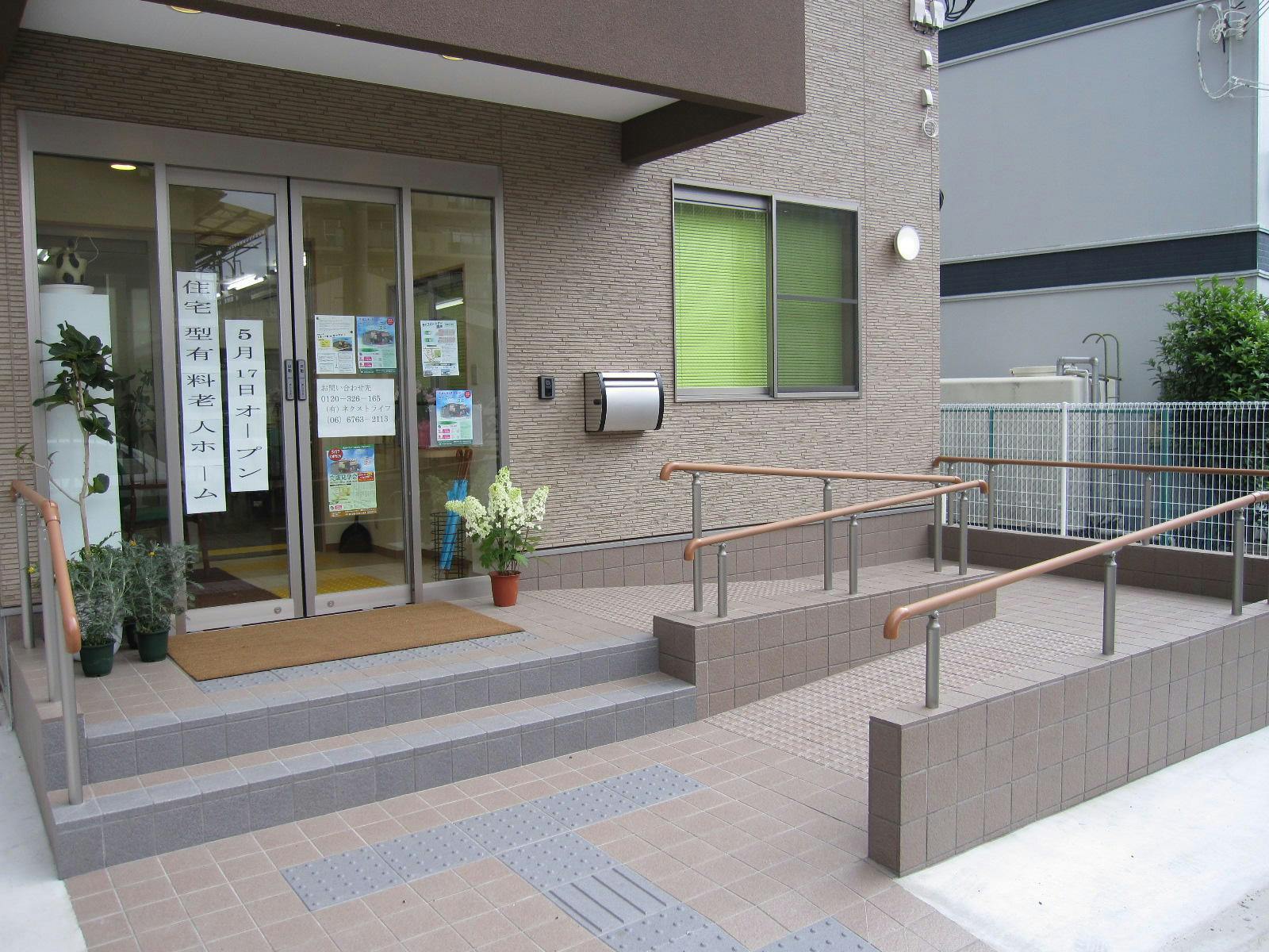 ライフパートナー深井 エントランス