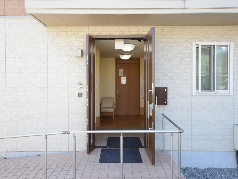 たのしい家本八幡 玄関正面