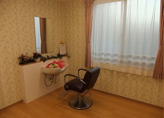 トミオさいたま桜テラス 理美容室