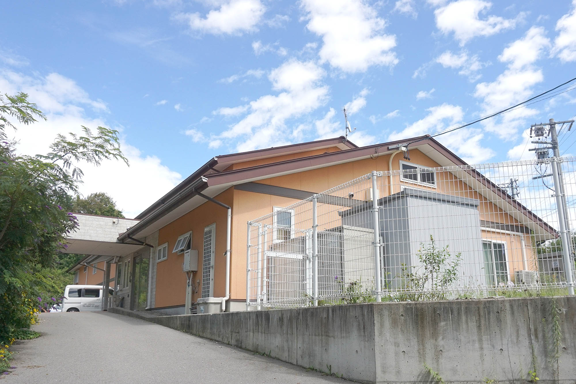 ワールドステイグラン・池の前 外観