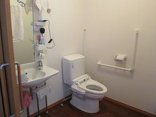ご長寿くらぶ高場 居室内トイレ