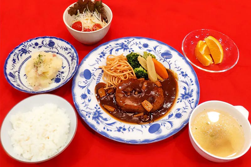 エクセレント加古川 昼食