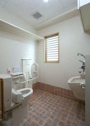 グループホームメイプル箕面 共用トイレ