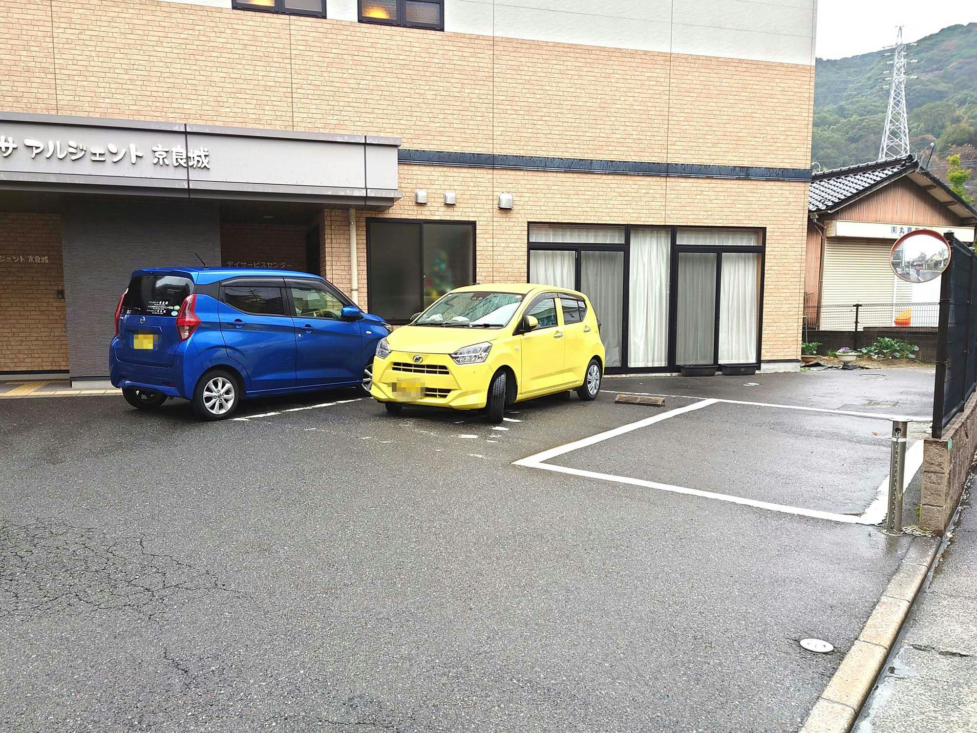 カーサアルジェント京良城 駐車場