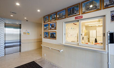 スイートガーデン柏原法善寺駅前 エントランス