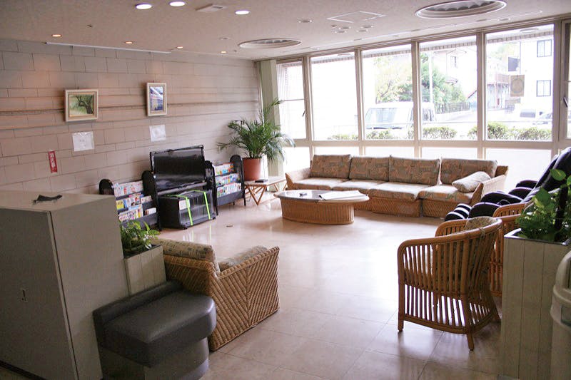 介護老人保健施設 南大沢ホロス由木 ロビー