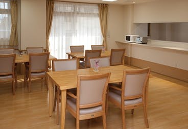 ツクイ・サンフォレスト松山 食堂・居間