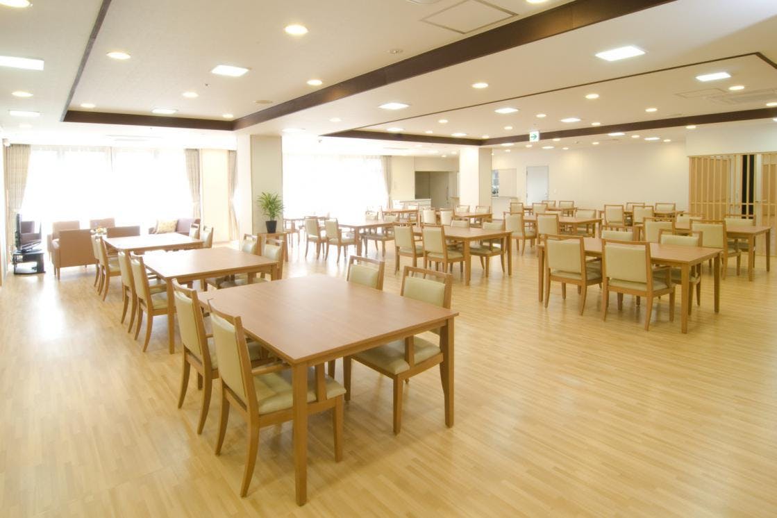 メディカルホームここち東岩槻 1F リビングルーム兼食堂兼機能訓練室