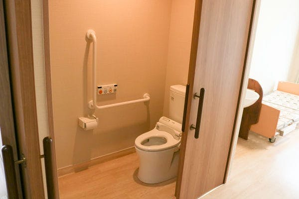 サービス付き高齢者向け住宅 八重の里 トイレ