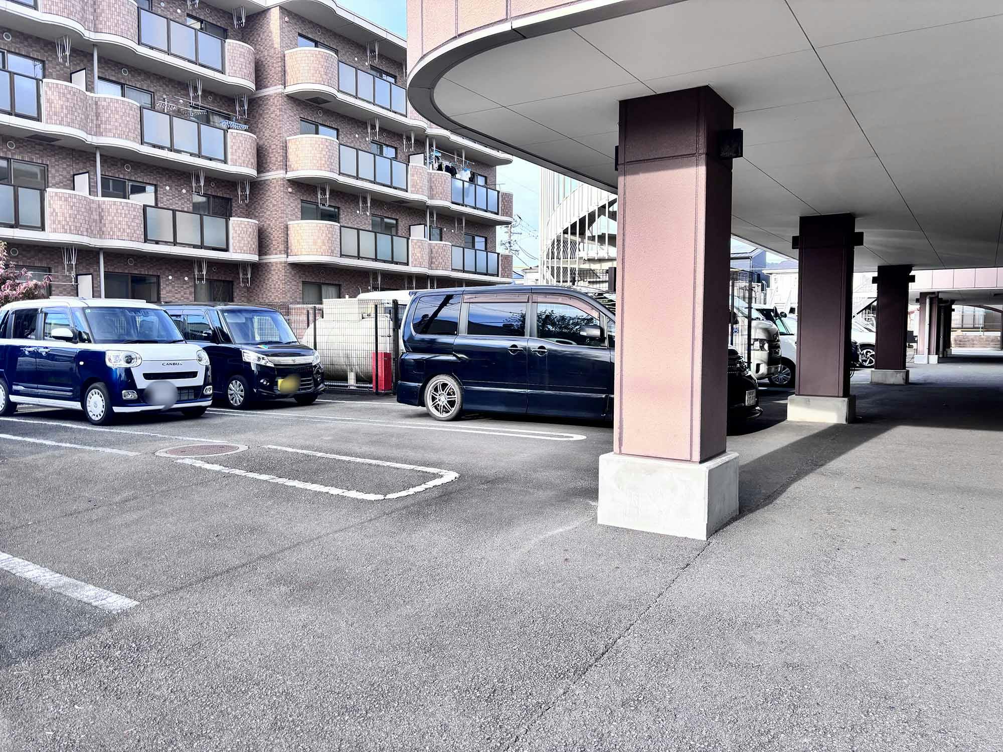 リフレア上土 駐車場