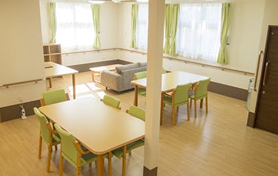 ヒューマンライフケア新百合ヶ丘グループホーム 食堂・談話スペース