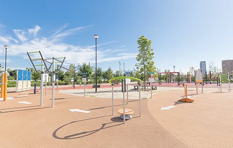 エイジフリーハウス吹田健都 健都レールサイド公園