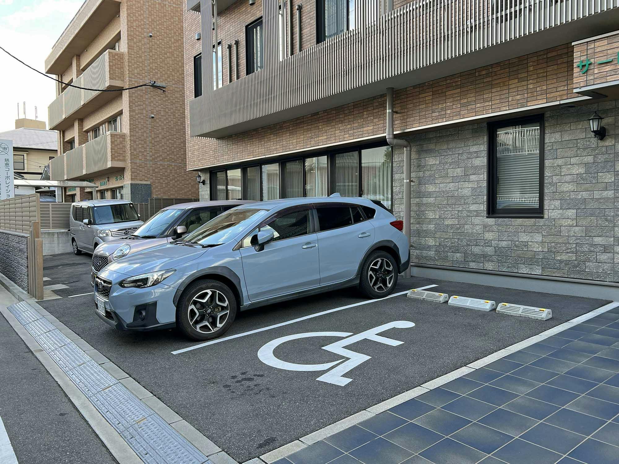 サービス付高齢者住宅あい 駐車場